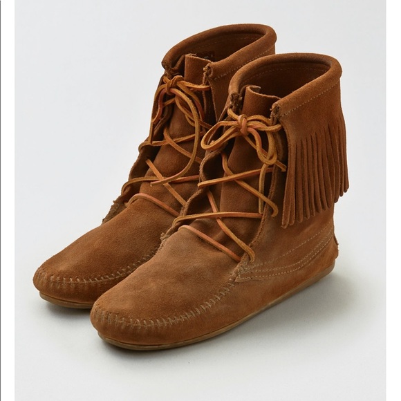 Minnetonka Shoes - Minnetonka Tramper Fringe Booties